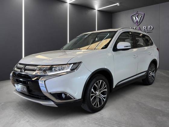 MITSUBISHI OUTLANDER 2.0 COMFORT 16V GASOLINA 4P AUTOMÁTICO MITSUBISHI OUTLANDER 2.0 COMFORT 16V GASOLINA 4P AUTOMÁTICO